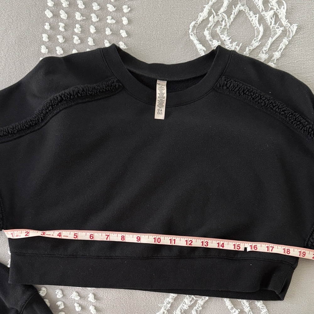 ALO Yoga Black Long Sleeve Crewneck Fleece Lined Top sz Small